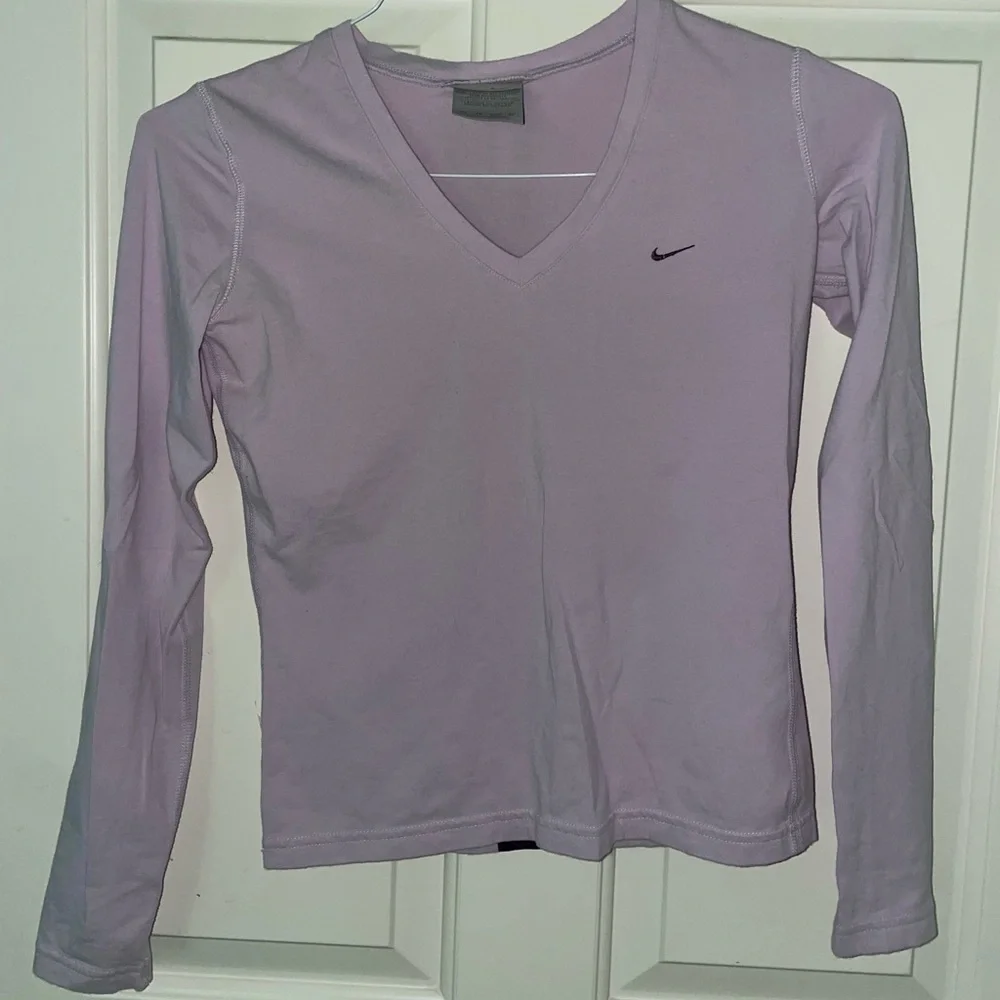 Nike Vintage V-Neck Long Sleeve Top - Purple - Size Extra Small - Picture 1 of 3